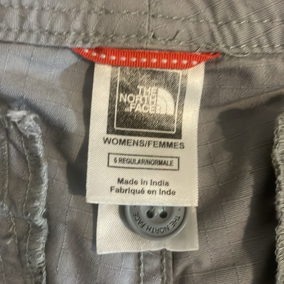 The North Face Grey Convertible Roll Capri Pants Size 6 - Picture 16 of 16